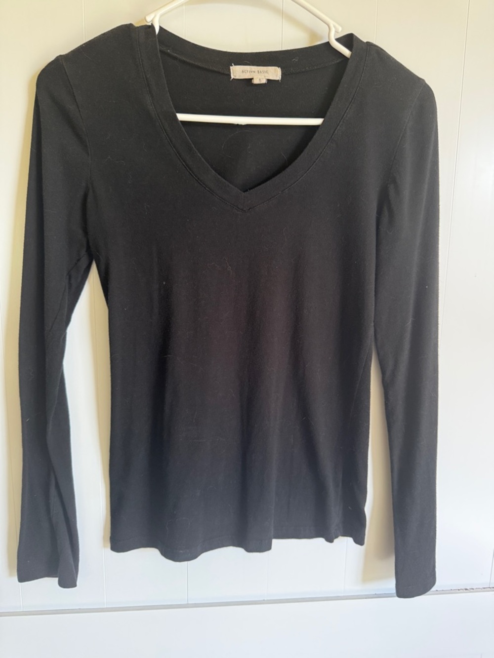 Black v neck long sleeve